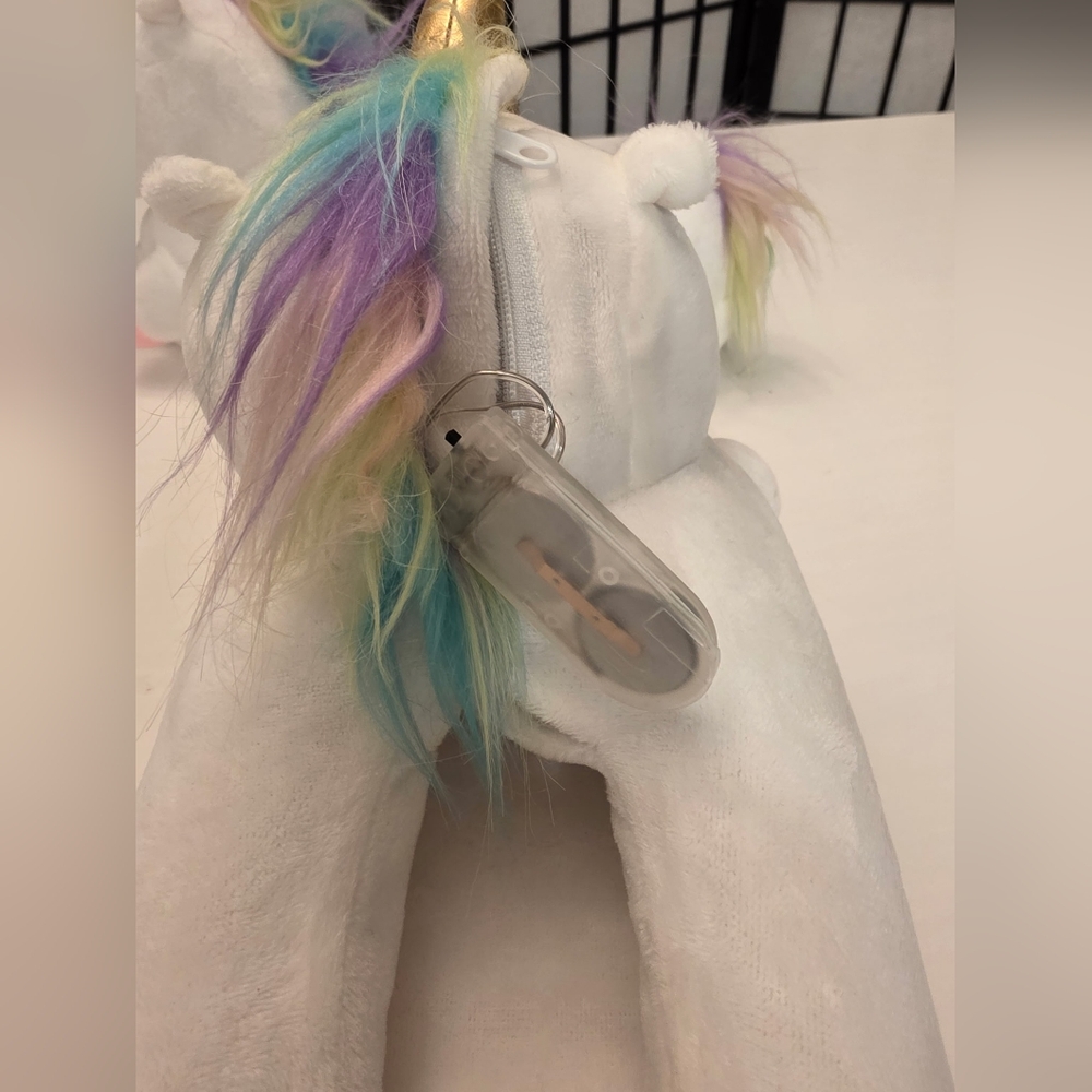 Like New ~ Sharplace Women's White Unicorn Plush Light Up Slippers ~ Sz 4.5-10 - Picture 9 of 11
